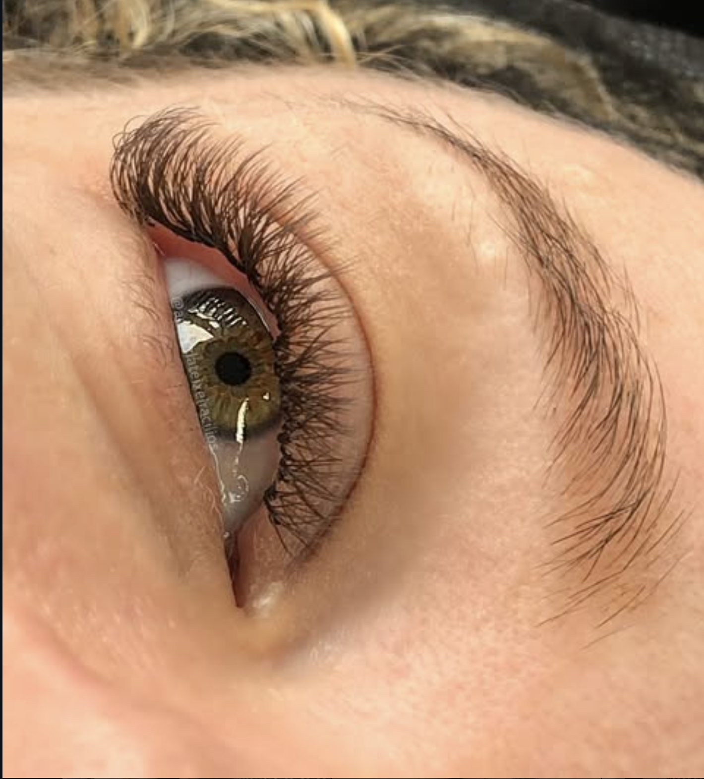 Extensão de cílios efeito natural, trabalho da Amanda