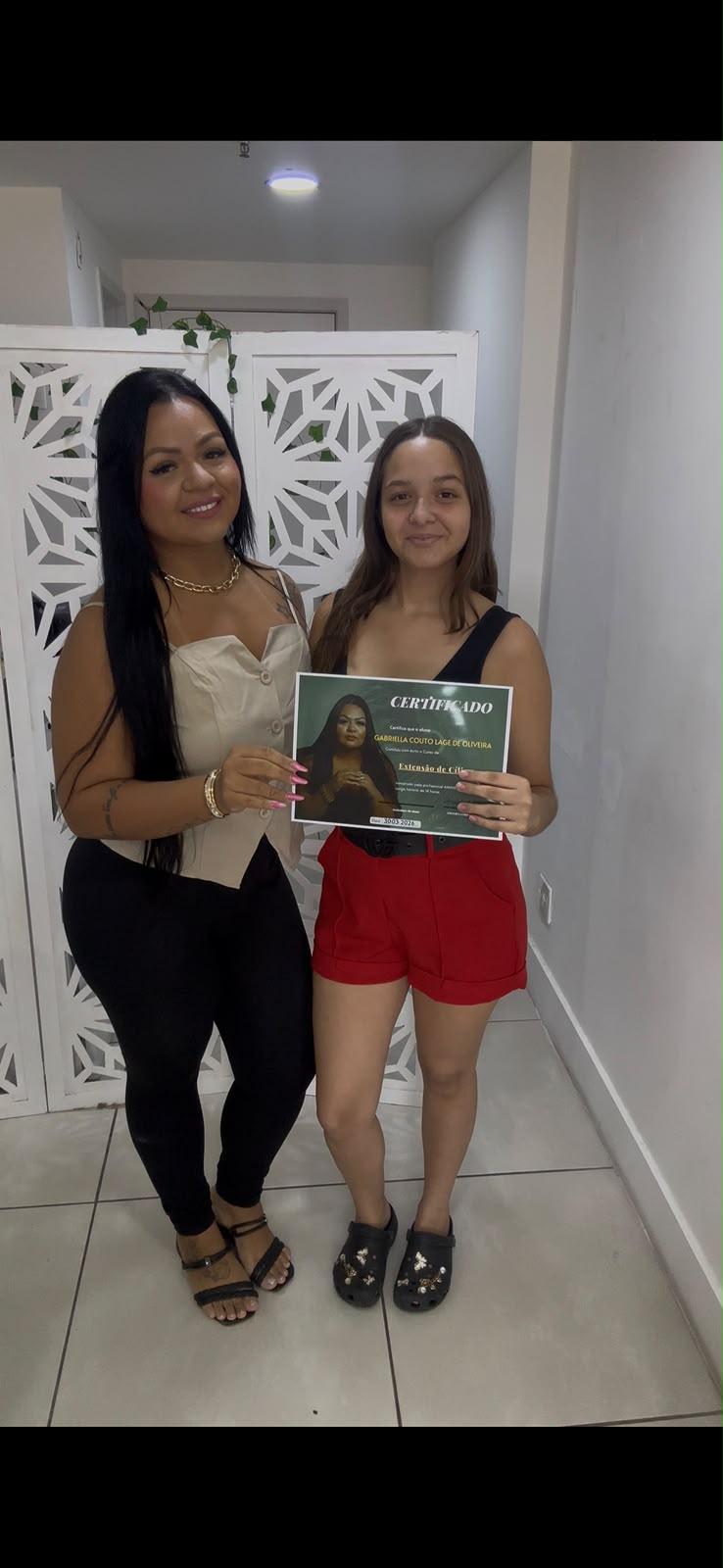 Gabriella Couto Lage de Oliveira, formada no curso de extensão de cílios da Amanda