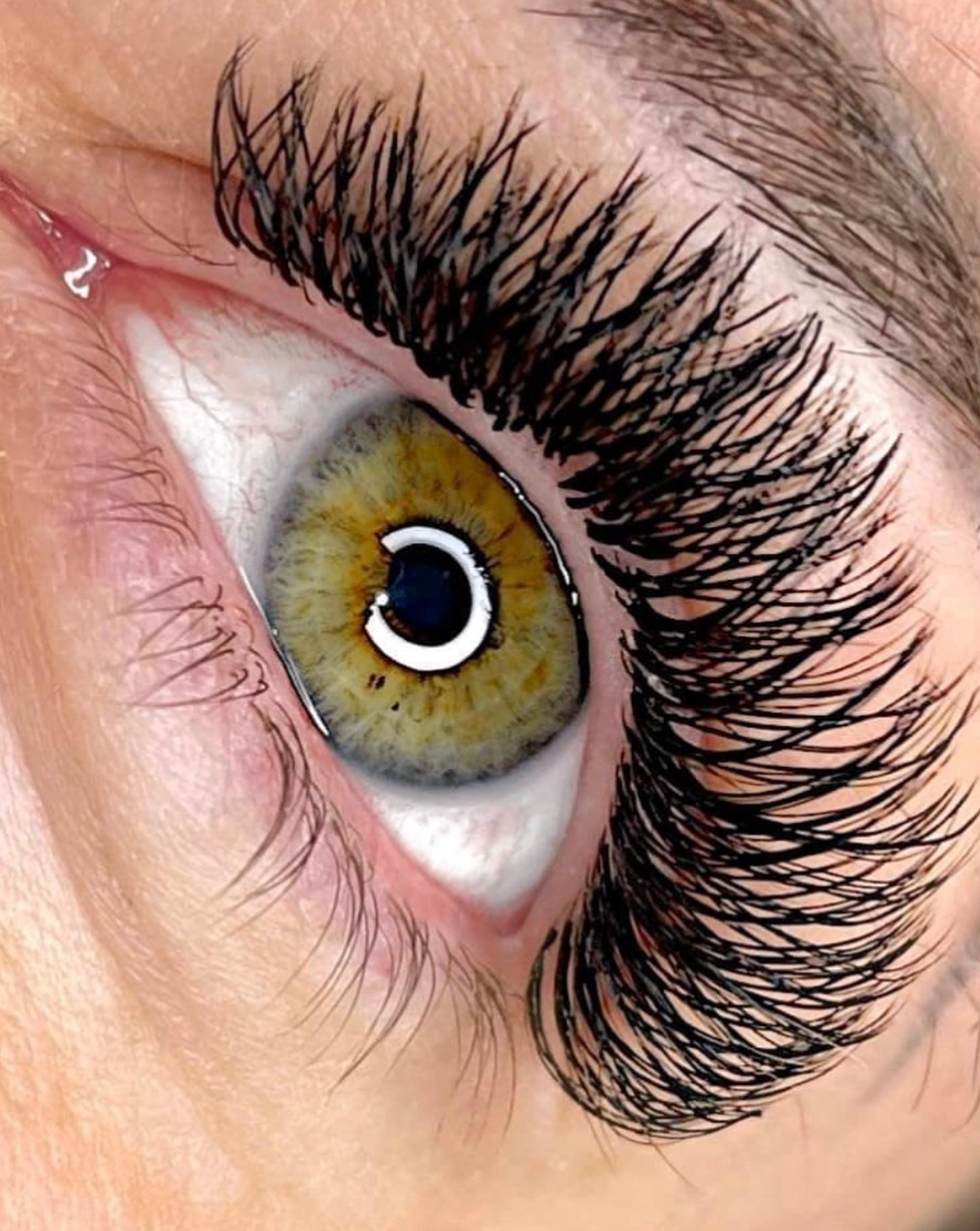 Fox eyes com volume, trabalho da Amanda